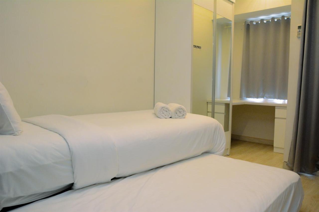 Modern And Full Parquette Springlake Summarecon By Travelio Bekasi