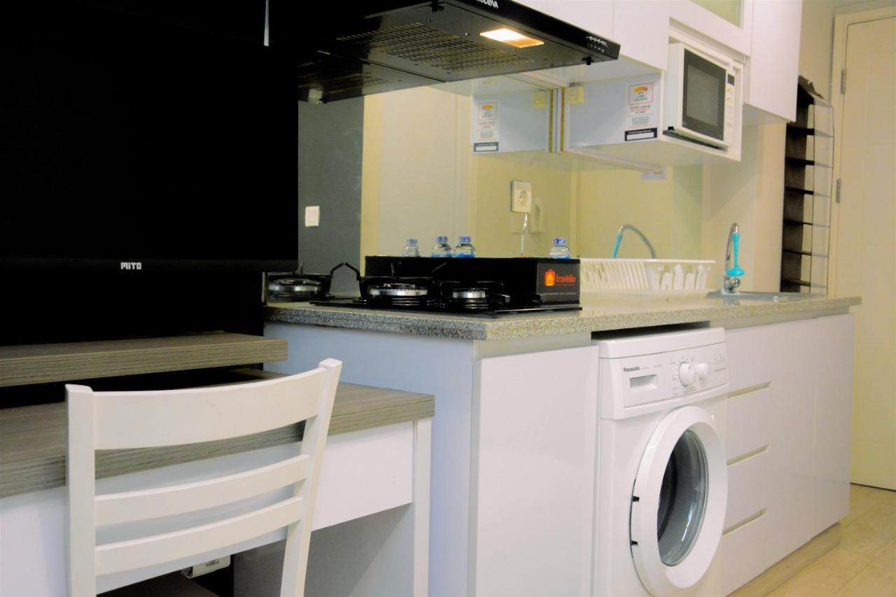 Modern And Full Parquette Springlake Summarecon By Travelio Apartemen Bekasi