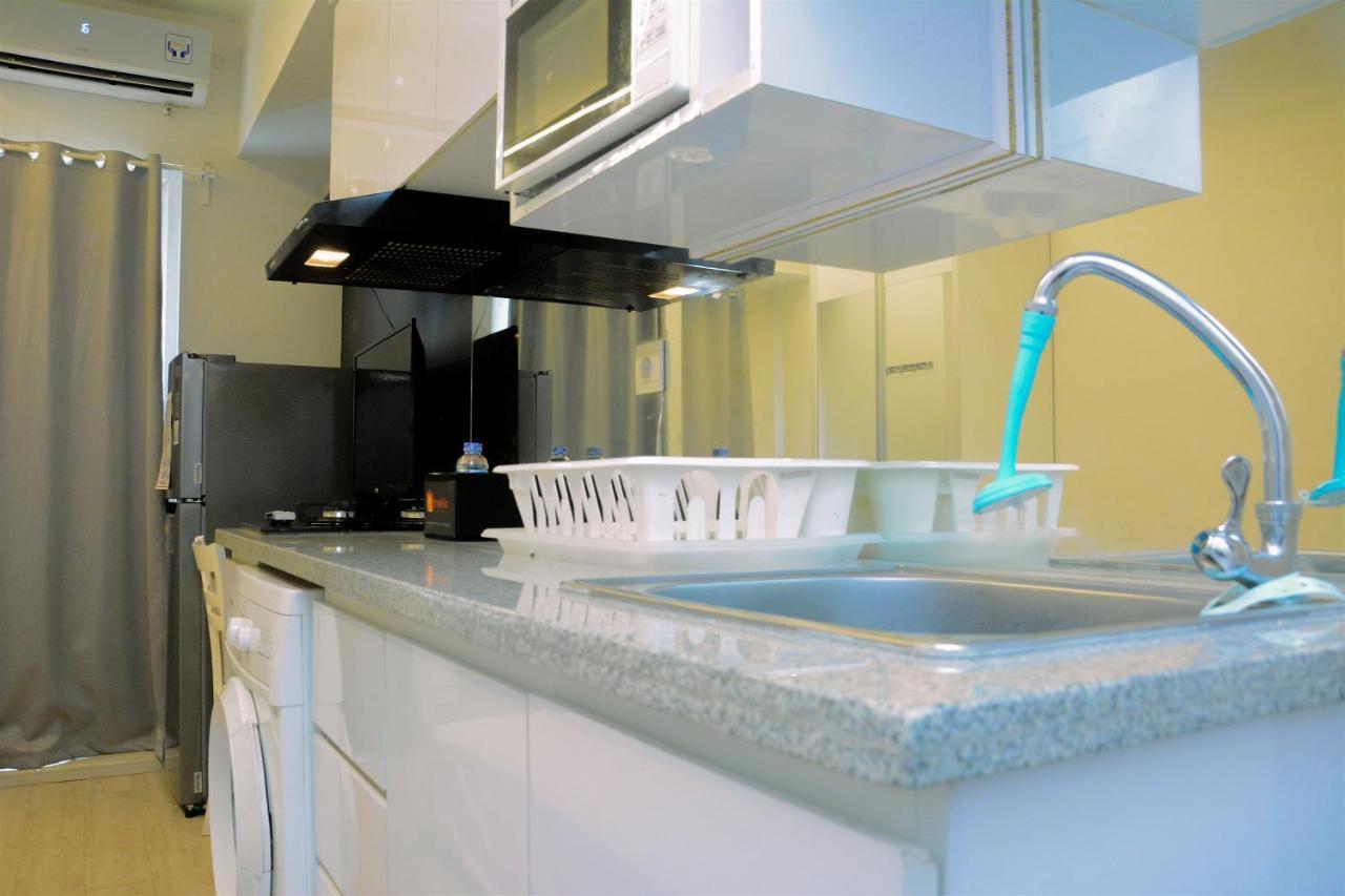 Modern And Full Parquette Springlake Summarecon By Travelio *