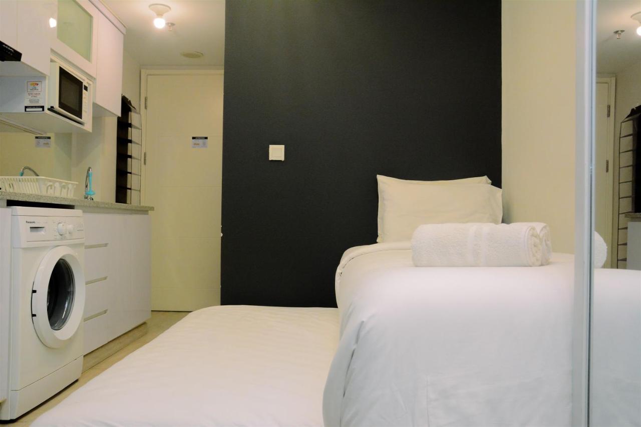 Modern And Full Parquette Springlake Summarecon By Travelio *