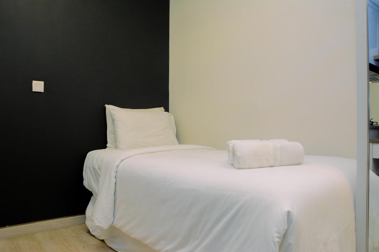 Modern And Full Parquette Springlake Summarecon By Travelio * Bekasi